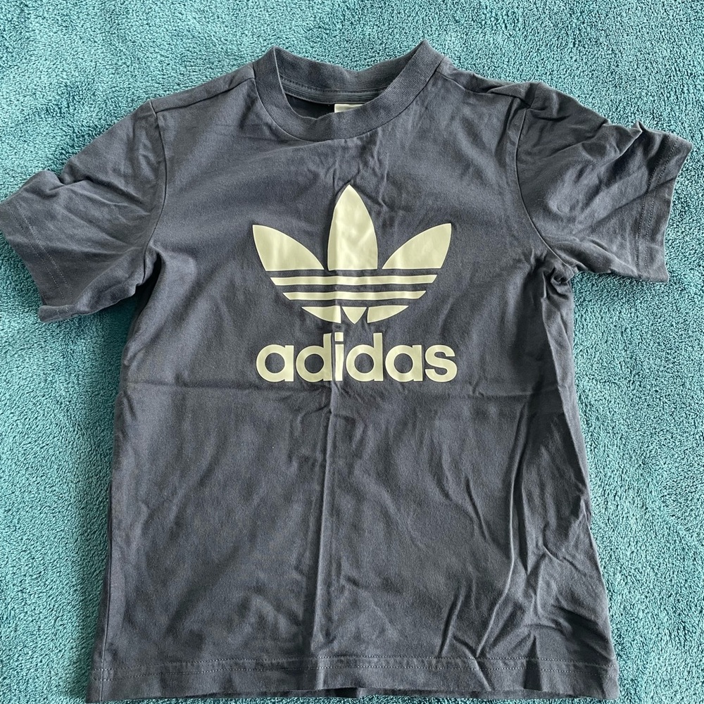 Adidas tshirt